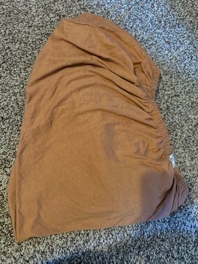 Copper pearl crib sheet (khaki)